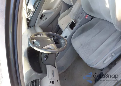 2011 Toyota Camry Le z USA, uszkodzony, nr VIN 4T1BF3EK5BU180621